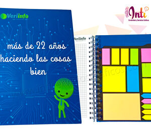 cuaderno con postit